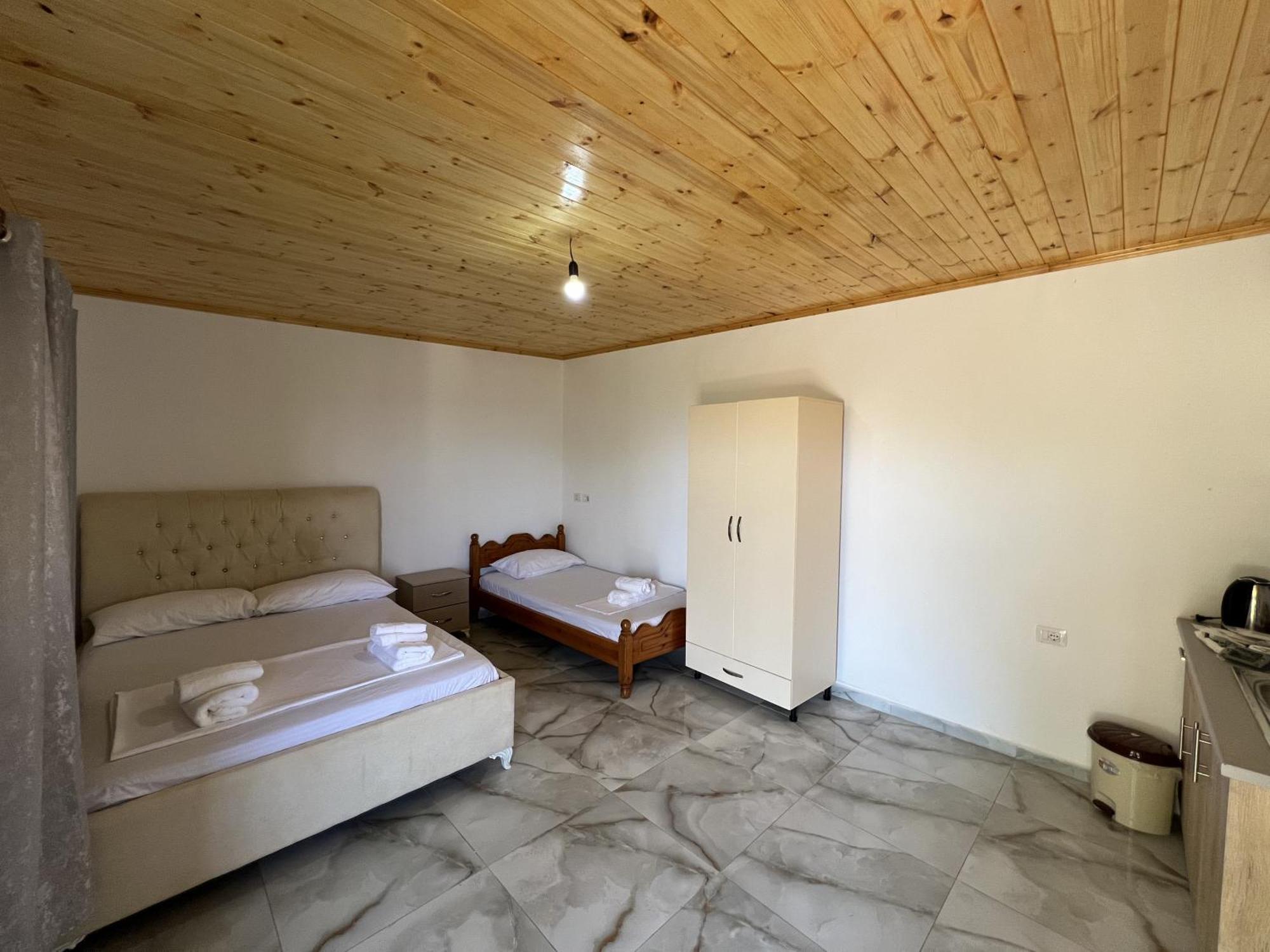 Oni Apartments Εξαμίλιο Εξωτερικό φωτογραφία